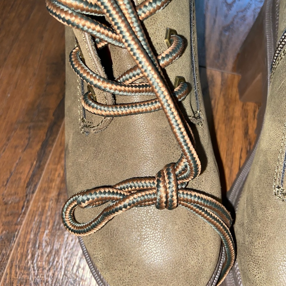 Universal Thread Boots - Picture 13 of 14